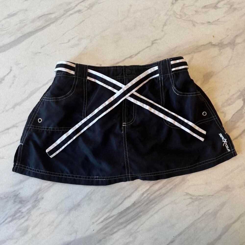 Zeroxposur Women's Black and Navy Skirt